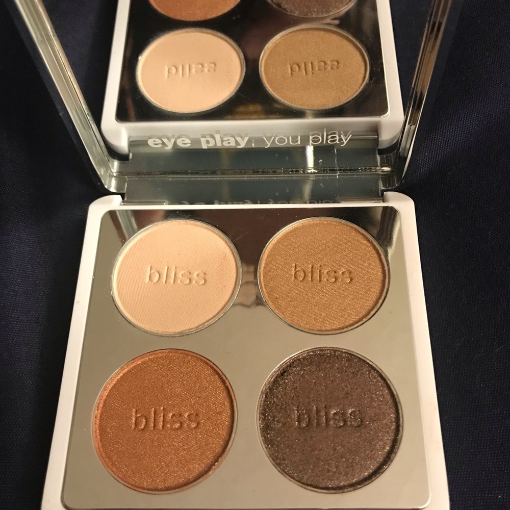 Bliss 4 pan mini eyeshadow palette
